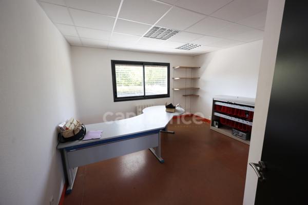 Local commercial de 250 m² avec grande visibilité zone commerciale N°1 – Chasseneuil-du-Poitou (86360)