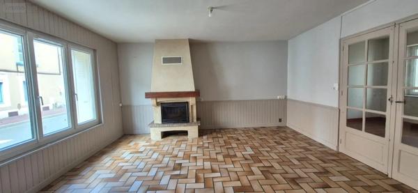 Location - Maison La Ferté-Bernard 72400 6 pièces 139 m 2 125 m 2