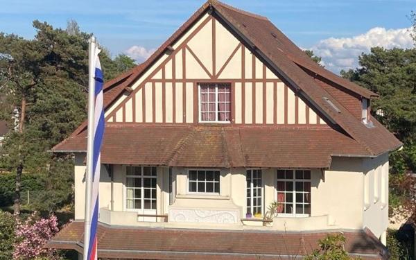 Maison à vendre    6 pièces • 156,50 m2 Merville-Franceville-Plage