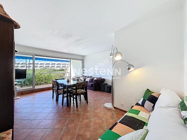 Port Camargue quai d'Honneur Spacieux Appartement de type 2 avec terrasse et jardinet