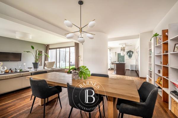 Asnières-sur-Seine, Maison 6 Chambres -  243 m² à vendre