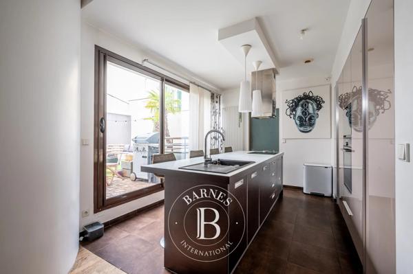 Asnières-sur-Seine, Maison 6 Chambres -  243 m² à vendre