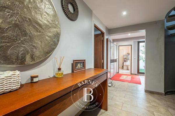 Asnières-sur-Seine, Maison 6 Chambres -  243 m² à vendre