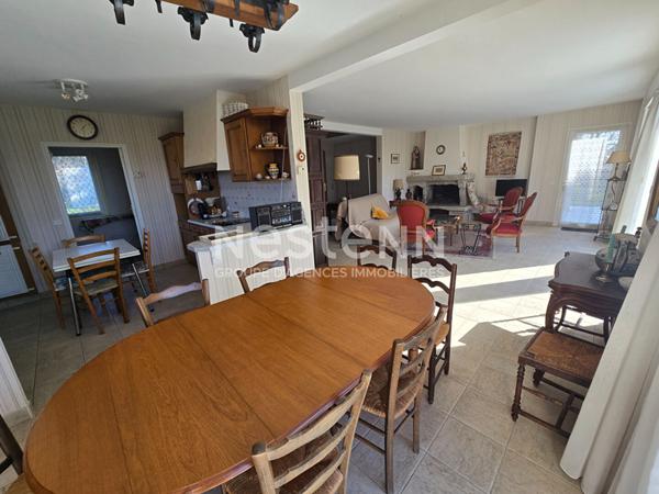 Maison d'Exception à Vendre à Saint Gildas de Rhuys - Vue Jardin et aperçu Océan