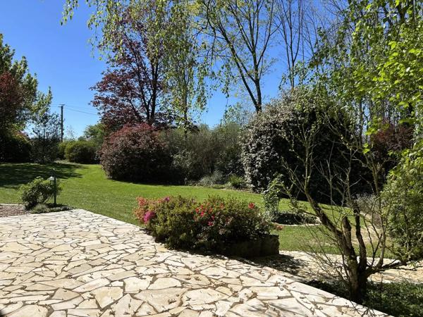 Propriété avec parc