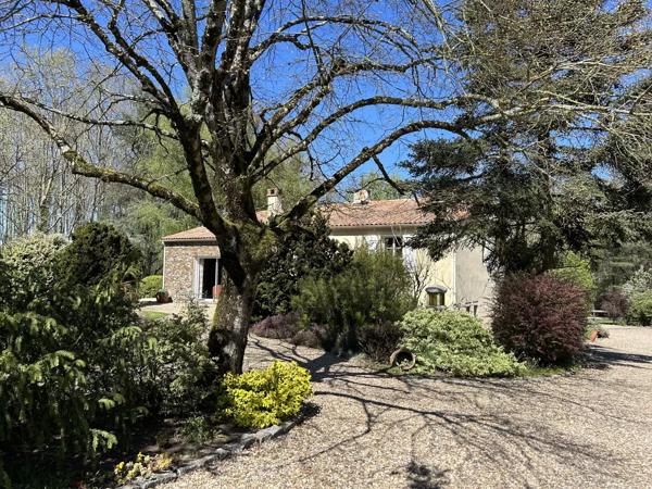 Propriété avec parc