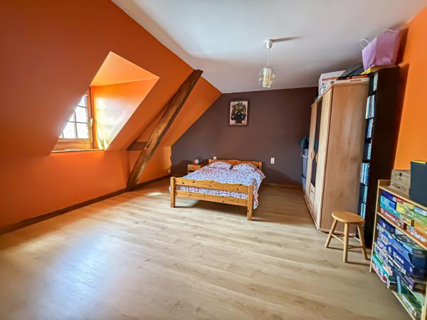 Oizé (72330) ANCIENNE PROPRIÉTÉ AGRICOLE 1,3 HA - 800M2 DE DÉPENDANCES