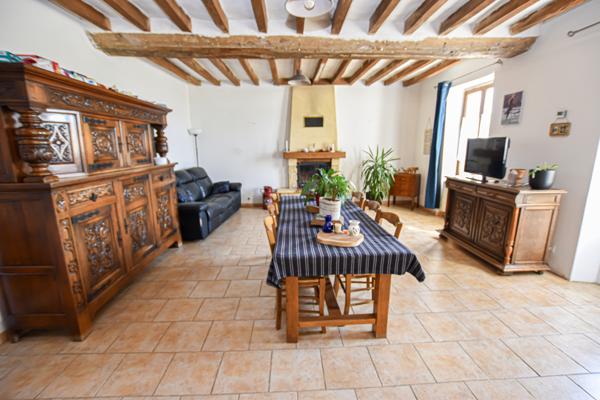 Oizé (72330) ANCIENNE PROPRIÉTÉ AGRICOLE 1,3 HA - 800M2 DE DÉPENDANCES