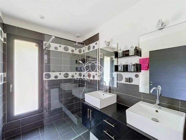 Maison de plain-pied de 117 m2 avec accès direct au Parc Beaulieu à Riorges