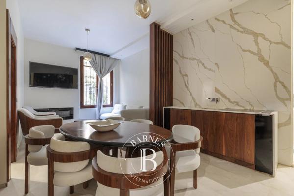 Paris 8ème, Appartement 2 Chambres -  65 m² à vendre