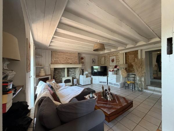 Jolie maison de 165 m2 5 pièces 3 chambres sur jardin de plus de 1000 m2