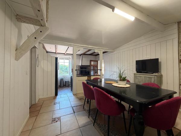 Jolie maison de 165 m2 5 pièces 3 chambres sur jardin de plus de 1000 m2