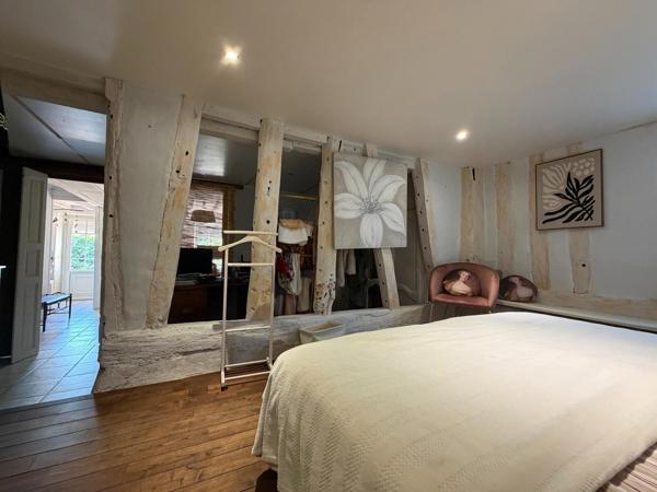 Jolie maison de 165 m2 5 pièces 3 chambres sur jardin de plus de 1000 m2