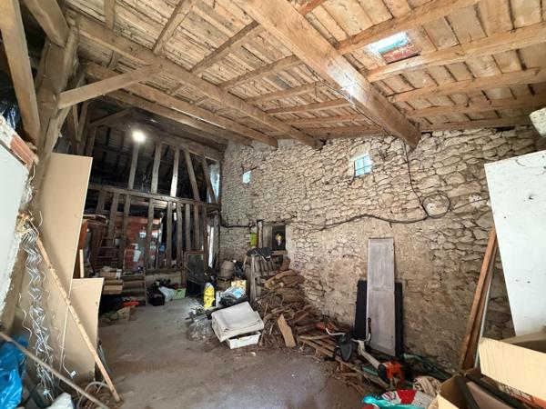 Jolie maison de 165 m2 5 pièces 3 chambres sur jardin de plus de 1000 m2