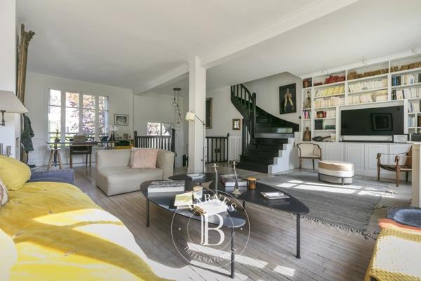 Suresnes, Maison 4 Chambres -  195 m² à vendre