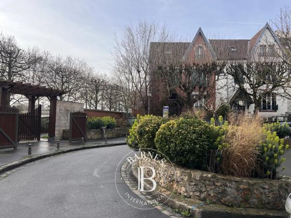 Suresnes, Maison 4 Chambres -  195 m² à vendre