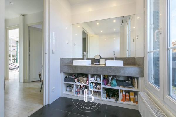Suresnes, Maison 4 Chambres -  195 m² à vendre