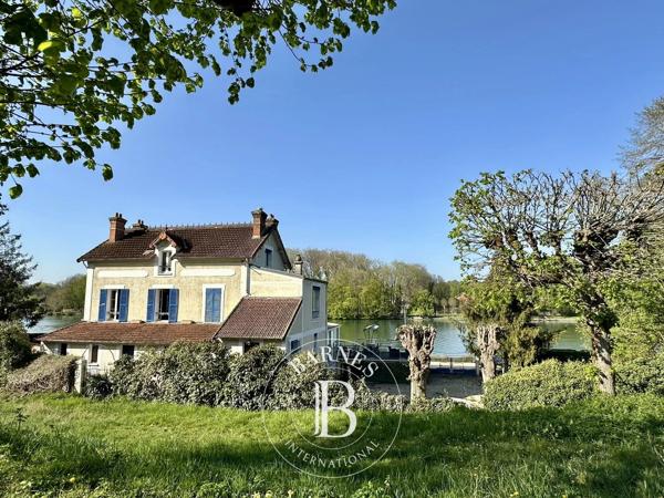 Le Coudray-Montceaux, Maison 6 Chambres -  320 m² à vendre