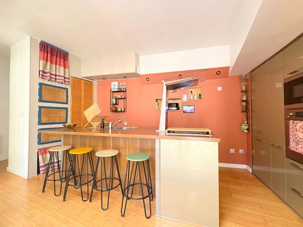 A VENDRE EXCLUSIVITE 84120 PERTUIS APPARTEMENT DUPLEX TYPE 5 PIECES D'ENVIRON 140M² AVEC PATIO, TERRASSE, CAVE ET STATIONNEMENT