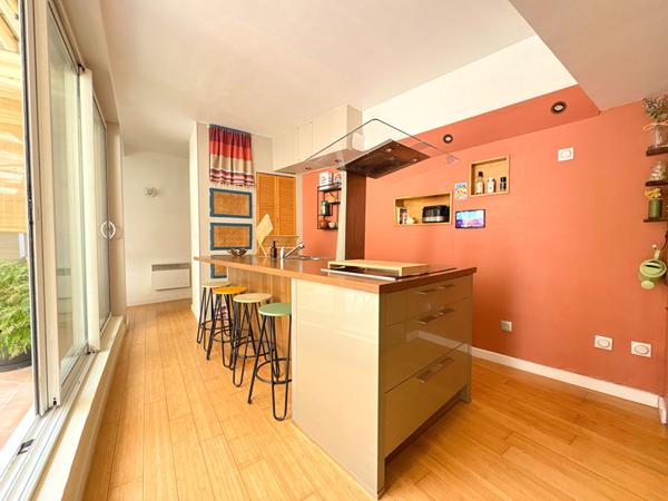 A VENDRE EXCLUSIVITE 84120 PERTUIS APPARTEMENT DUPLEX TYPE 5 PIECES D'ENVIRON 140M² AVEC PATIO, TERRASSE, CAVE ET STATIONNEMENT