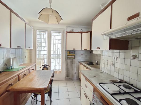 APPARTEMENT T4 70M² LUMINEUX AVEC CAVE ET PARKING - IDÉALEMENT SITUÉ !
