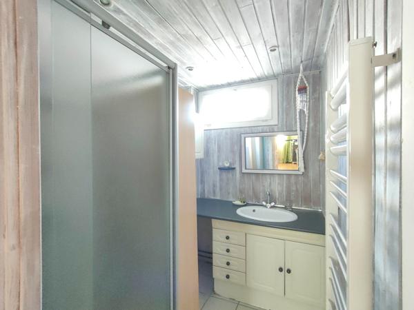 APPARTEMENT T4 70M² LUMINEUX AVEC CAVE ET PARKING - IDÉALEMENT SITUÉ !