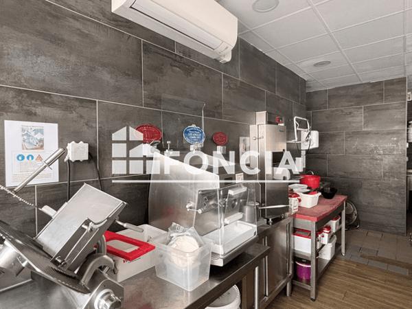 Location Local commercial 3 pièces 216.55 m² - Toulon 83100