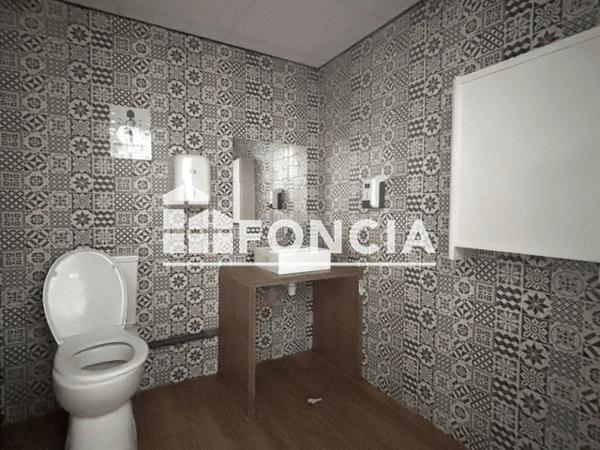 Location Local commercial 3 pièces 216.55 m² - Toulon 83100