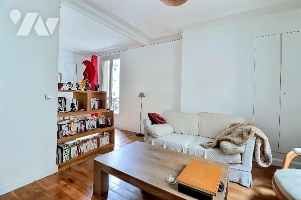 Paris 5 - 2 pièces 29,55 m² lumineux 1er étage calme sur cour avec cave - secteur Monge/Val de Grace