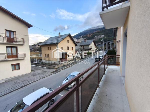 Appartement avec garage et jardin privé