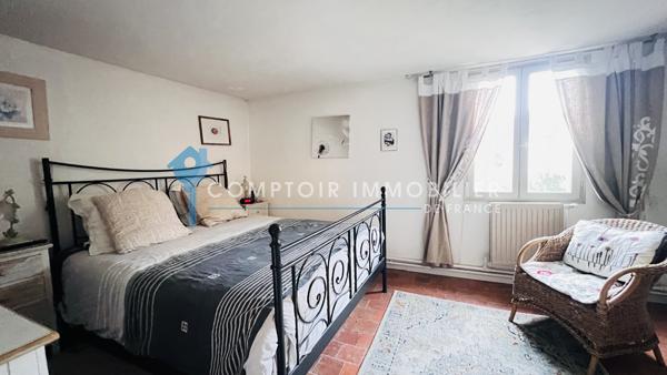 Maison
                                                                                                                                                                                                                                                                                                                        6 pièce(s)                                                                                                                                                                                                          3 chambre(s)                                                                                                                                                                                                          151.56  m²