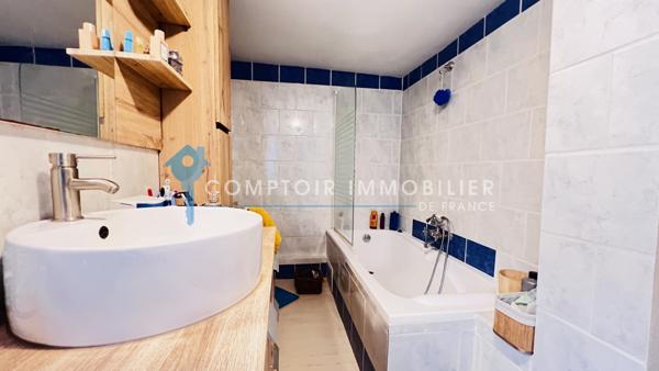 Maison
                                                                                                                                                                                                                                                                                                                        6 pièce(s)                                                                                                                                                                                                          3 chambre(s)                                                                                                                                                                                                          151.56  m²