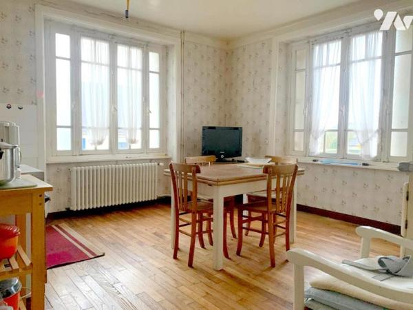 maison en pierres dans le centre de Gaël