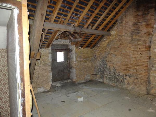 Vente Immeuble220 m² - 12 Pièces - LIGNIERES (18160)