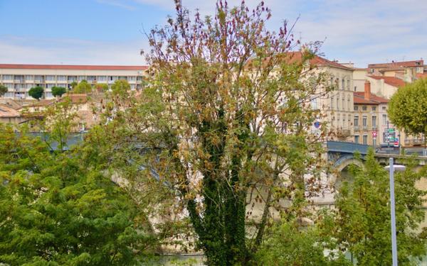 Appartement à vendre    3 pièces • 79 m2 Bourg-de-Péage