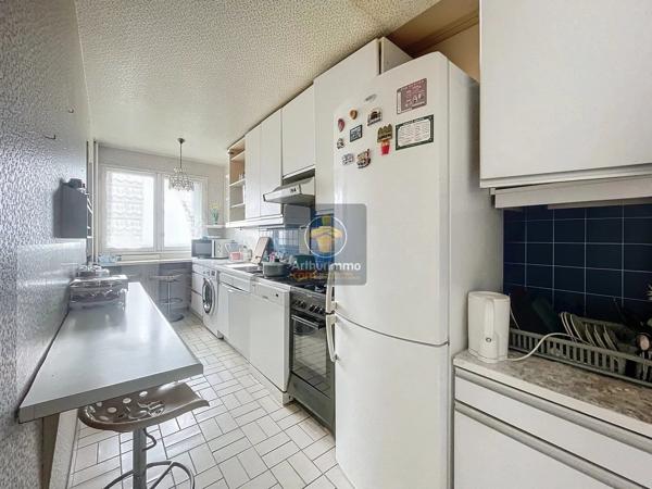 Vente                                                      Appartement
                        
                     4 pièces                      84 m2                     à Boissy-Saint-Léger