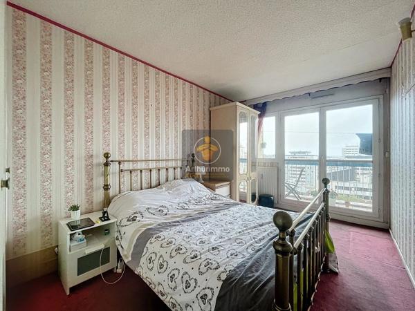 Vente                                                      Appartement
                        
                     4 pièces                      84 m2                     à Boissy-Saint-Léger