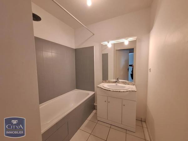 Appartement à louer 2 pièces 53.67m² Limoges (87100)