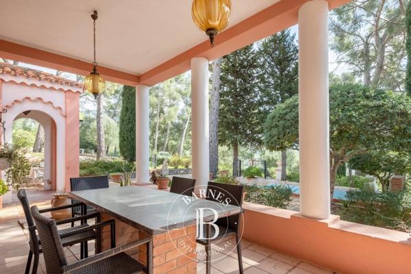Toulon, Propriété 8 Chambres -  322 m² à vendre
