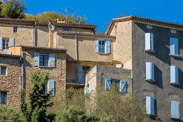 Vente / Maison de village à Montbrun-les-Bains (26570)