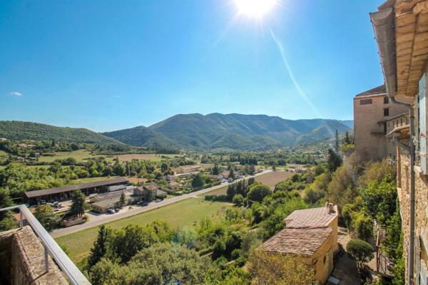 Vente / Maison de village à Montbrun-les-Bains (26570)