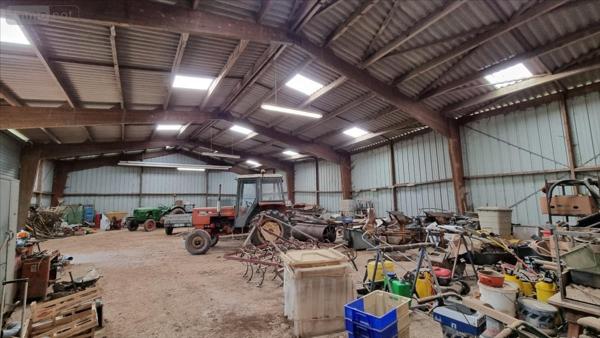 Garage - Parking à vendre à Callac dans les Côtes-d'Armor (22160), ref : 29066-1093596