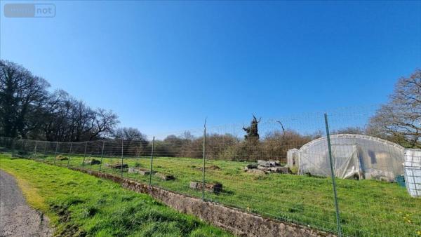Garage - Parking à vendre à Callac dans les Côtes-d'Armor (22160), ref : 29066-1093596