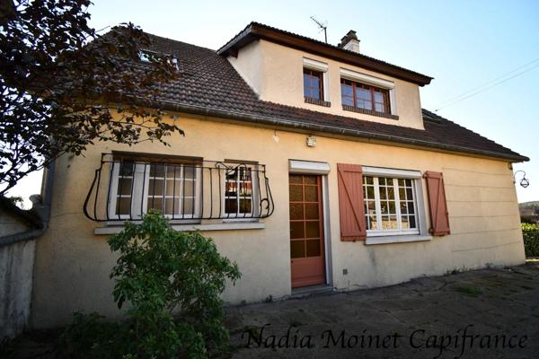 Maison familiale 118 m2 avec vie de plain-pied- Sous-sol total et double garage indépendant - A 2 minutes de Nogent-le-Roi