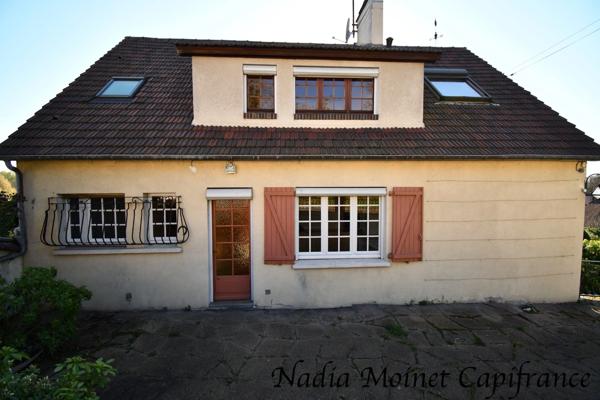 Maison familiale 118 m2 avec vie de plain-pied- Sous-sol total et double garage indépendant - A 2 minutes de Nogent-le-Roi