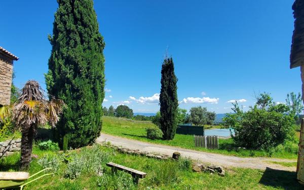 Maison à vendre    4 pièces •  Lablachère