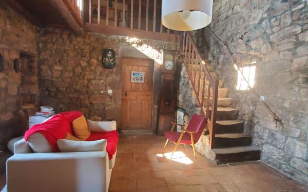 Maison à vendre    4 pièces •  Lablachère