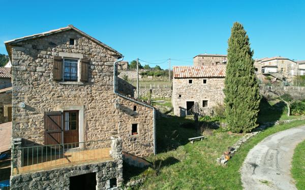 Maison à vendre    4 pièces •  Lablachère