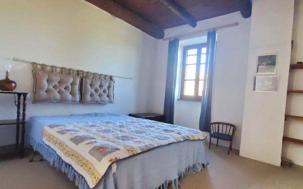 Maison à vendre    4 pièces •  Lablachère