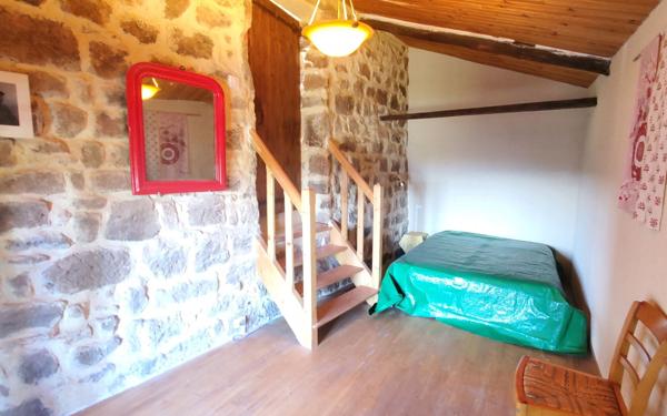 Maison à vendre    4 pièces •  Lablachère